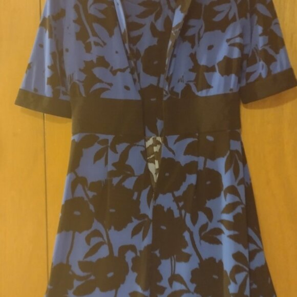 Royal Blue- Floral Knee-length Dress - Picture 7 of 9